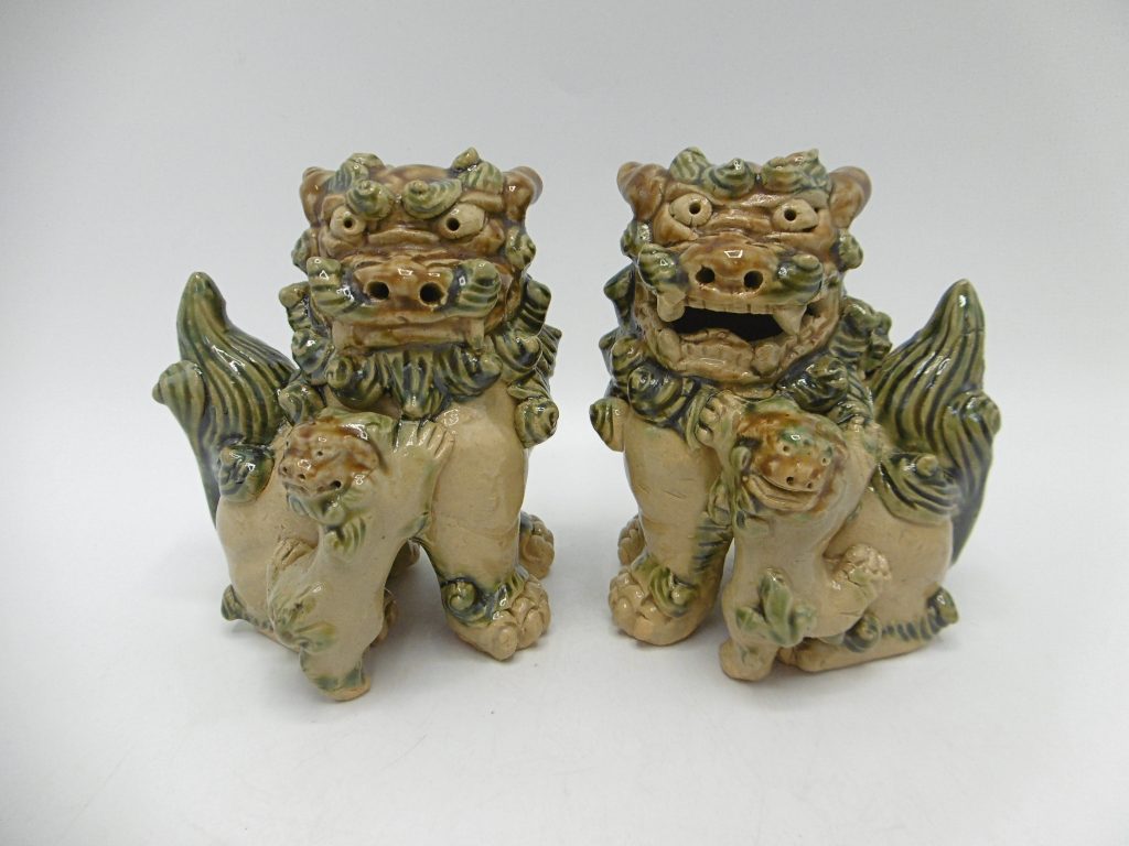 シーサー(素焼き)／沖縄／美品／魔除け／厄除け／御守り／置物／陶器 Amazon.co.jp: シーサー 魔除け 厄除け 御守り 沖縄 置物 笑顔